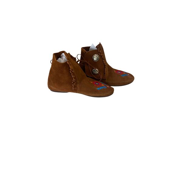 VTG Minnetonka USA Warm Brown Leather Ankle Moccasins w/ Buttons & Box - Picture 1 of 6